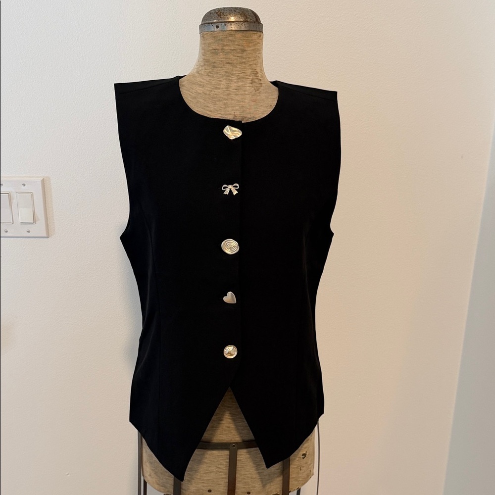 VIGOSS Women’s Black Sleeveless Vest Gold-Tone Decorative Button Front- NWT